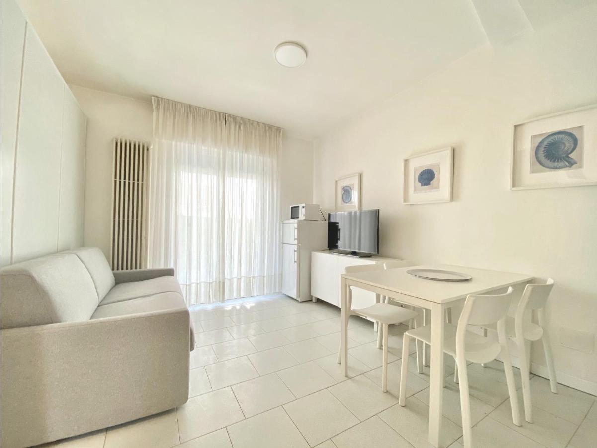 Appartamenti Cristina Carraro Immobiliare - Family Apartments Lido di Jesolo Luaran gambar