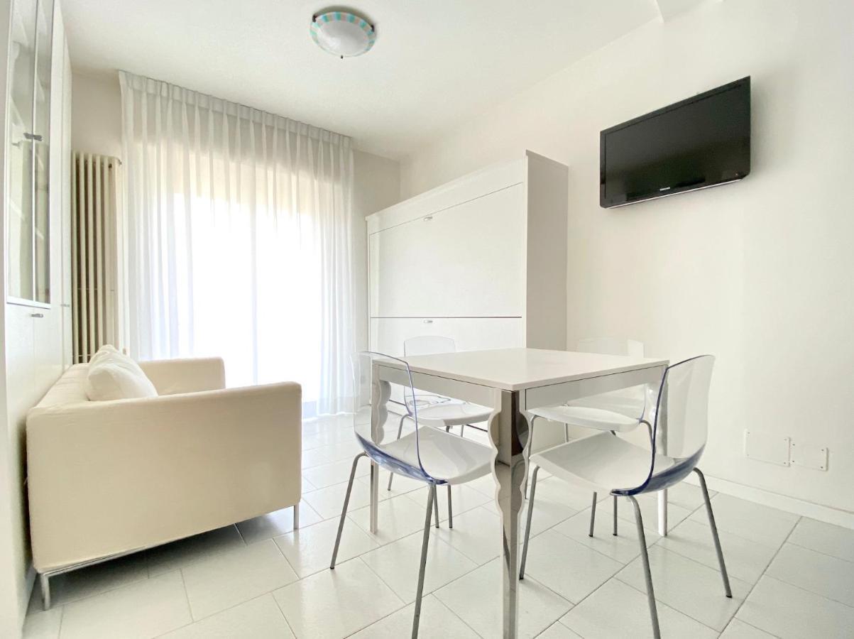 Appartamenti Cristina Carraro Immobiliare - Family Apartments Lido di Jesolo Luaran gambar
