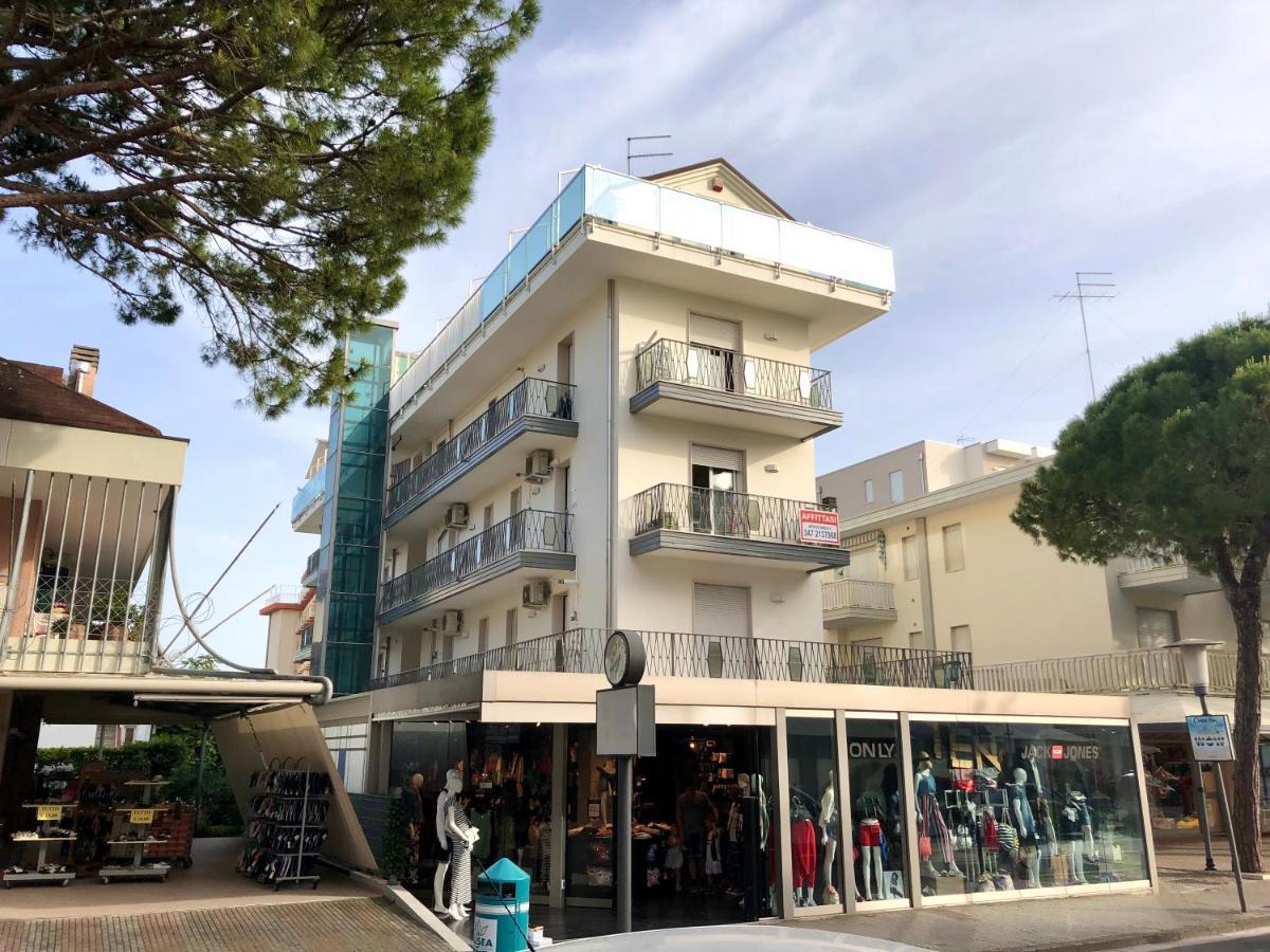 Appartamenti Cristina Carraro Immobiliare - Family Apartments Lido di Jesolo Luaran gambar