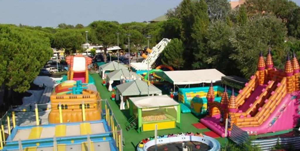 Appartamenti Cristina Carraro Immobiliare - Family Apartments Lido di Jesolo Luaran gambar