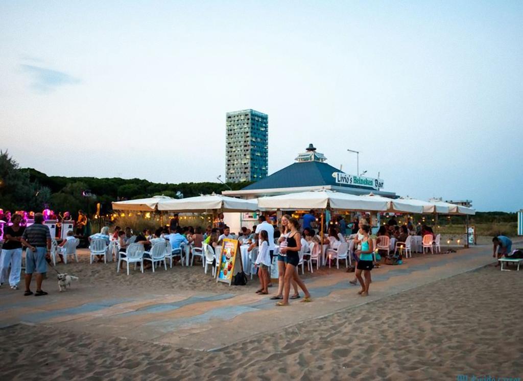 Appartamenti Cristina Carraro Immobiliare - Family Apartments Lido di Jesolo Luaran gambar